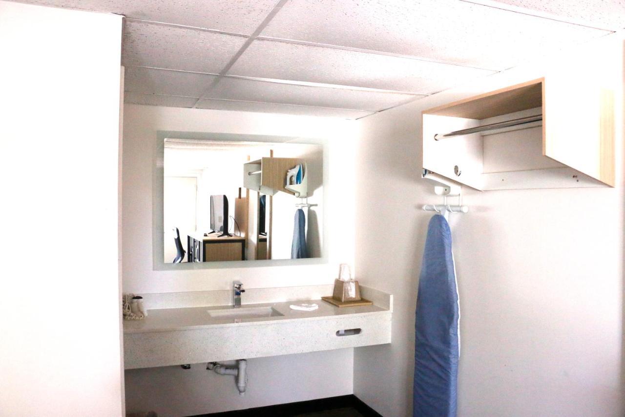Howard Johnson By Wyndham West Yarmouth Cape Cod エクステリア 写真