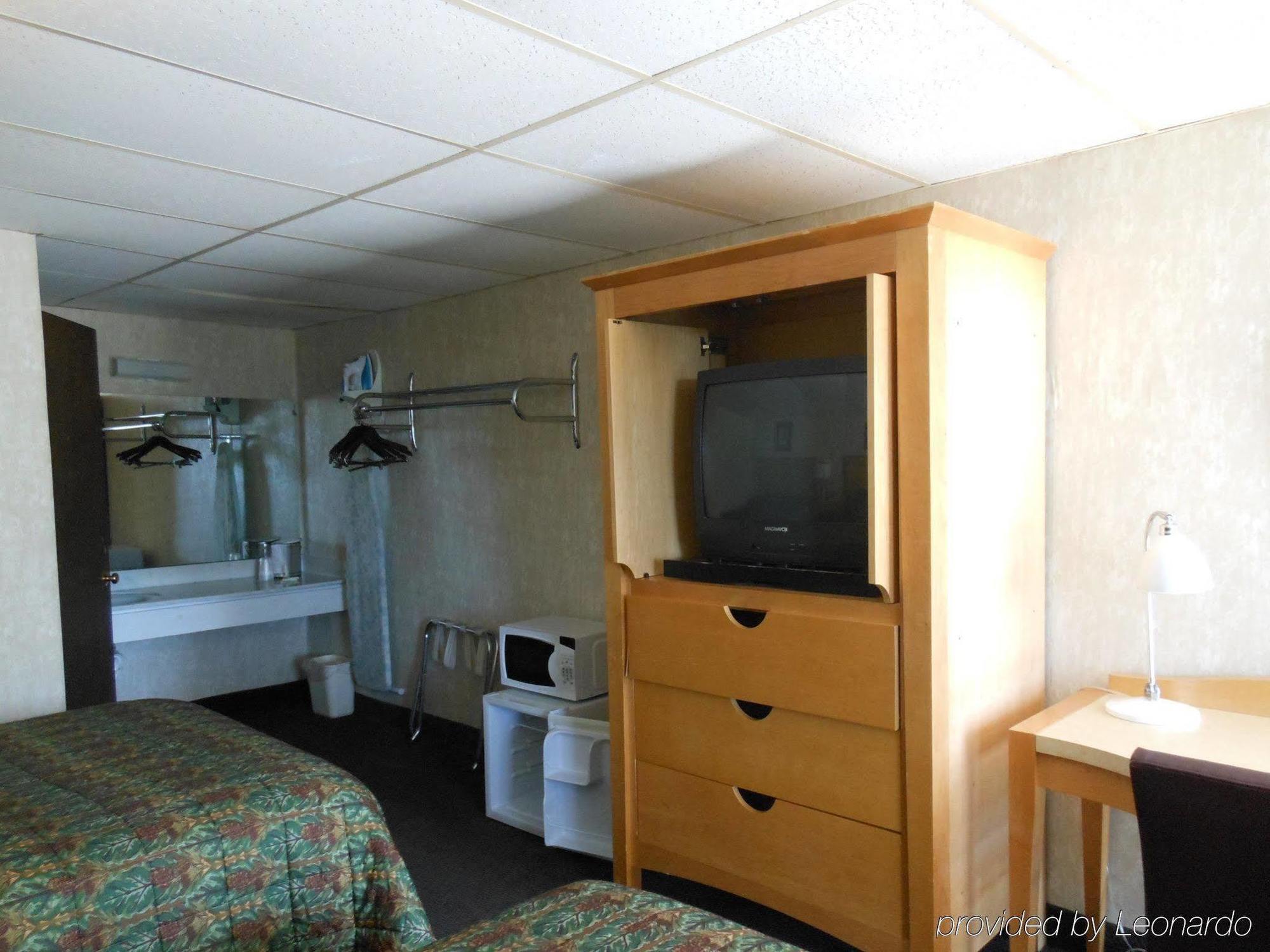 Howard Johnson By Wyndham West Yarmouth Cape Cod エクステリア 写真